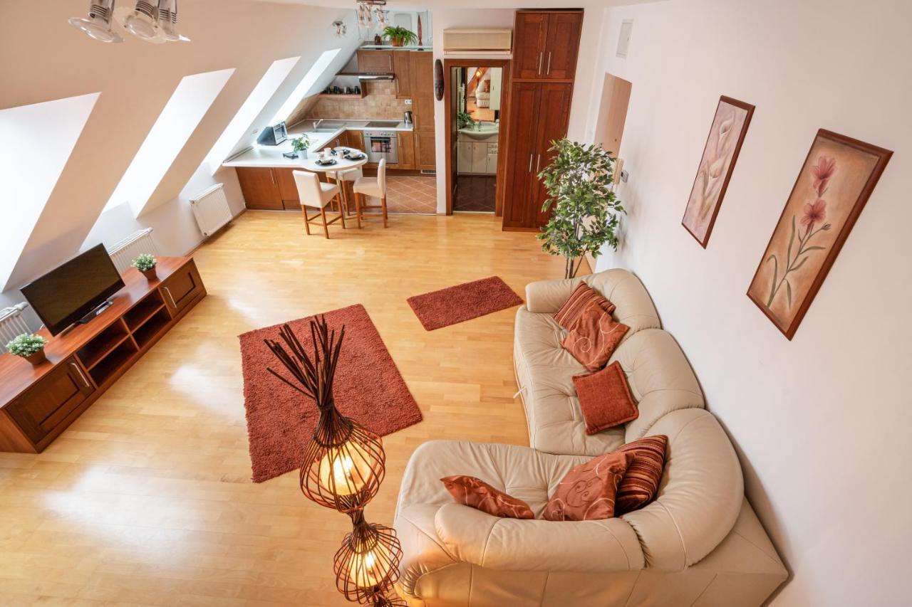 Beautiful Apartment With Ac Budapeste Exterior foto