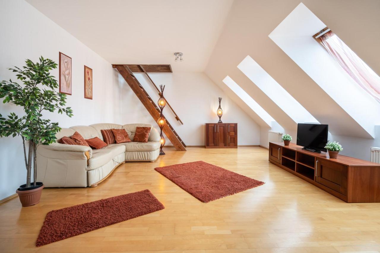Beautiful Apartment With Ac Budapeste Exterior foto