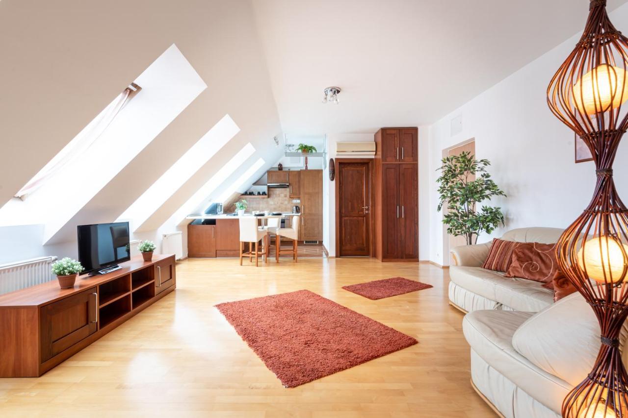 Beautiful Apartment With Ac Budapeste Exterior foto