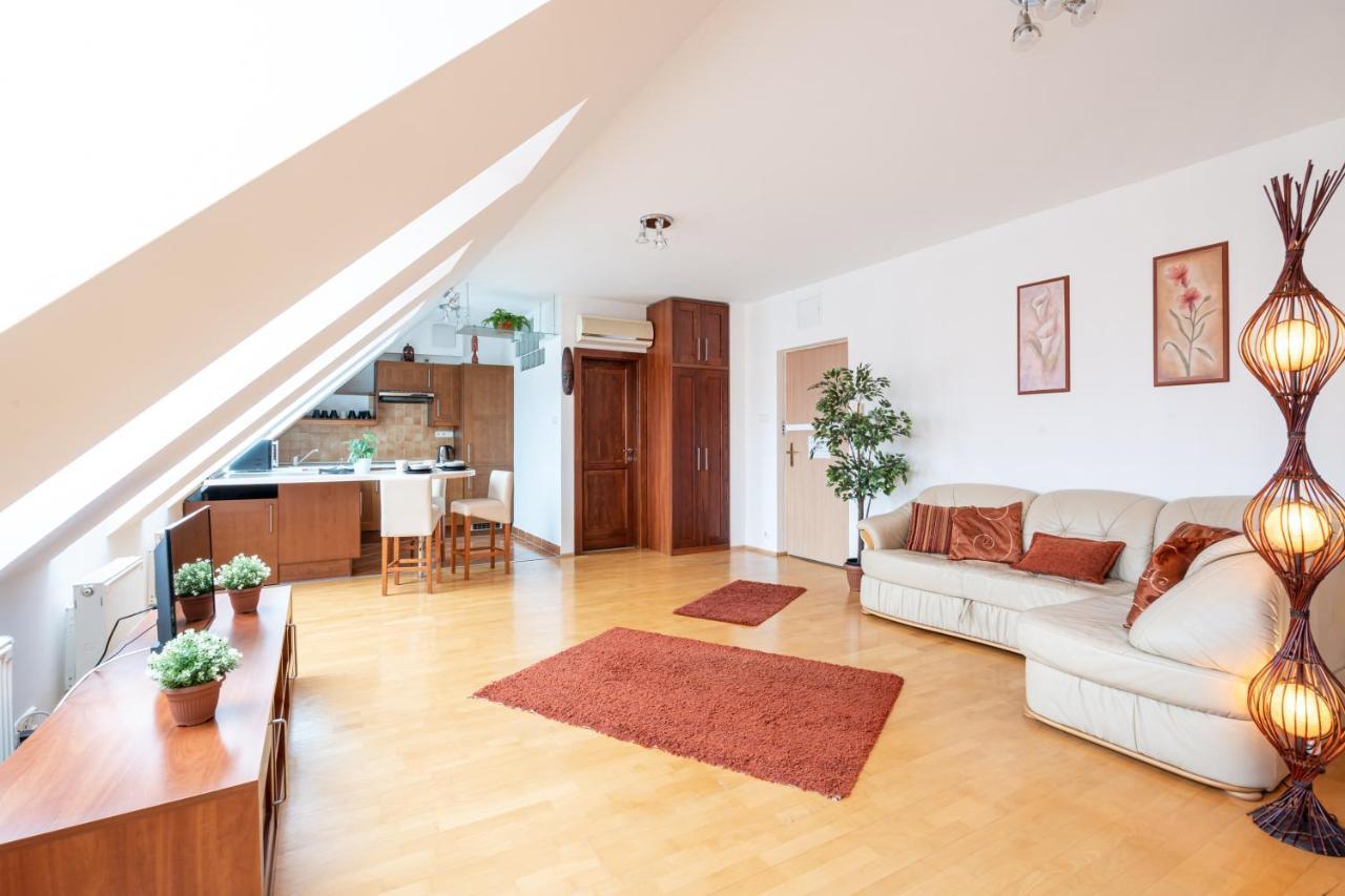 Beautiful Apartment With Ac Budapeste Exterior foto